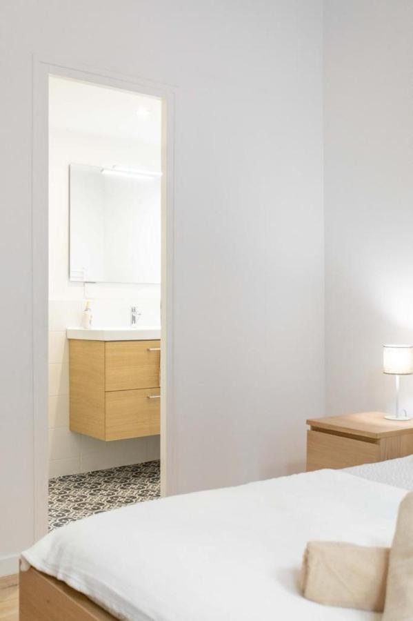 Grand T4 Avec 3Sdb - Quartier Joliette - Ideal Familles Et Groupes Marseille Exterior photo